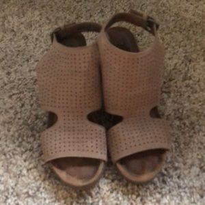 Cute Stitch Fix Tan wedge sandals